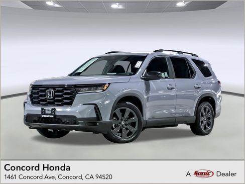 Certified 2025 Honda Pilot Sport image 1