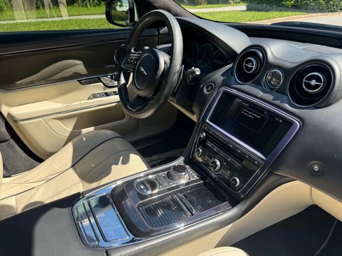 Used 2013 Jaguar XJ L Supercharged image 37