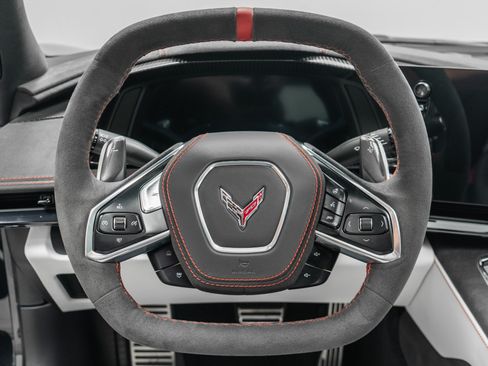 Used 2023 Chevrolet Corvette Stingray Premium Cpe w/ Z51 Performance Package RWD image 13