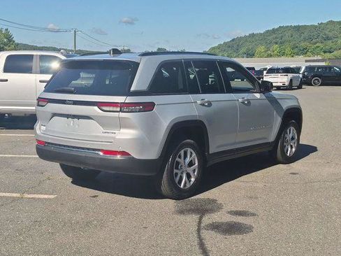Certified 2022 Jeep Grand Cherokee Limited AWD/4WD image 5