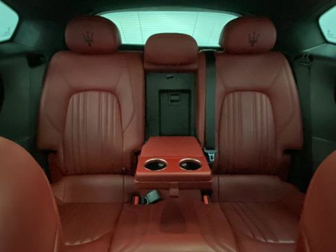 Used 2018 Maserati Levante GranLusso image 41