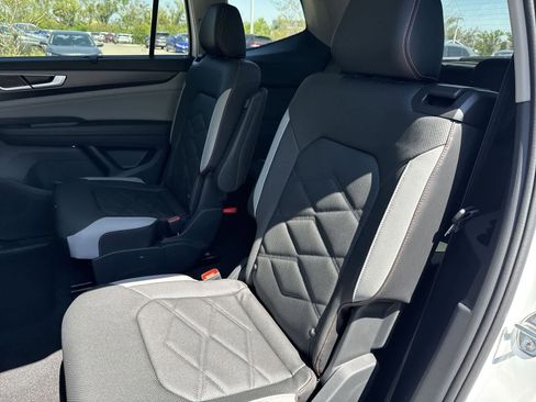 New 2026 Volkswagen Atlas Peak Edition AWD/4WD image 18