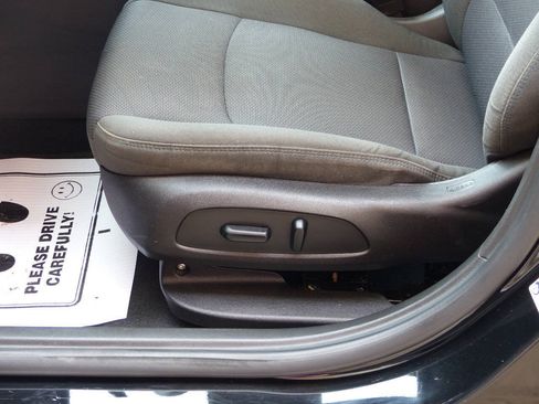 Used 2019 Chevrolet Cruze LT w/ Convenience Package FWD image 25