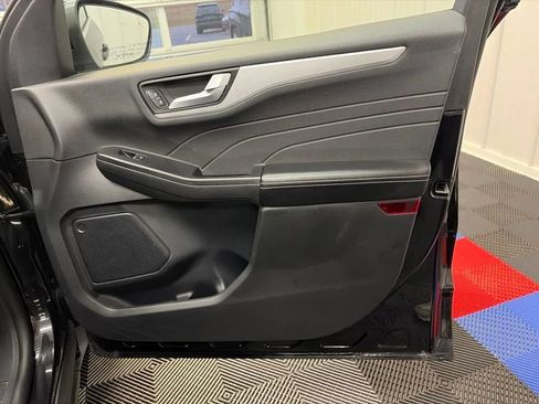 Used 2025 Ford Escape Platinum AWD/4WD image 21