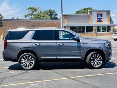 Used 2021 GMC Yukon Denali w/ LPO, Illumination Package AWD/4WD image 4