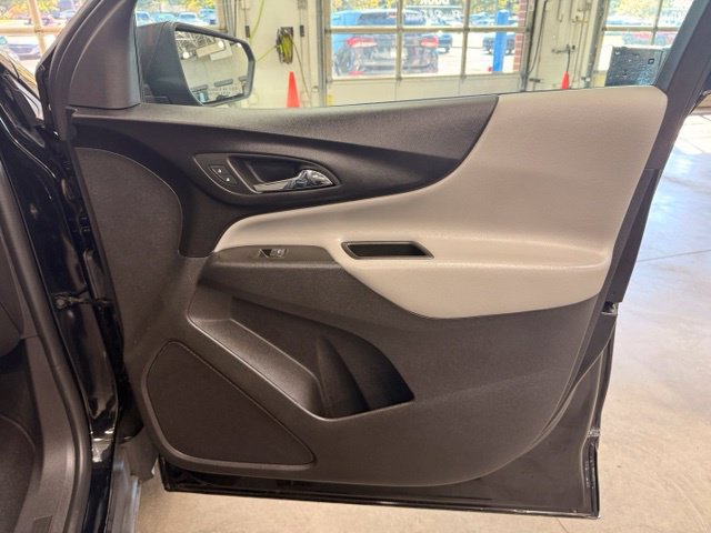 Used 2024 Chevrolet Equinox LS FWD image 27