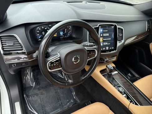 Used 2018 Volvo XC90 T6 Momentum w/ Convenience Package image 10