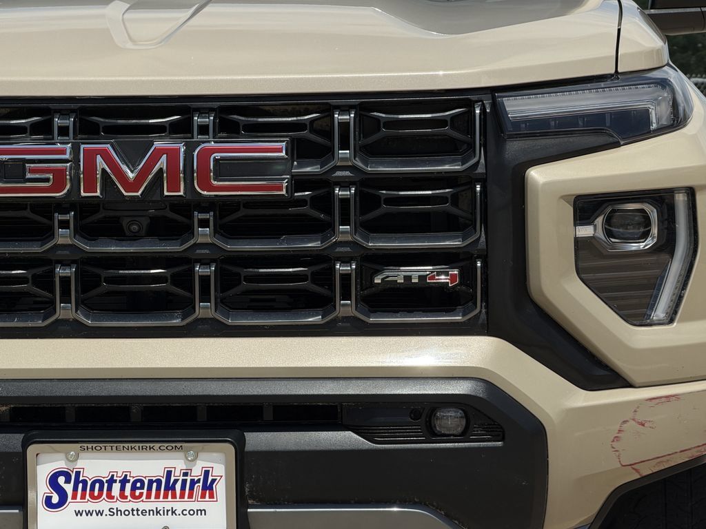 Used 2024 GMC Canyon AT4 w/ Technology Package AWD/4WD image 8