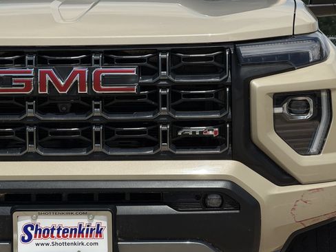 Used 2024 GMC Canyon AT4 w/ Technology Package AWD/4WD image 8