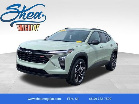 Certified 2024 Chevrolet Trax RS w/ Sunroof Package FWD image 1