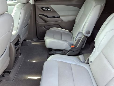 Used 2021 Chevrolet Traverse Premier image 12