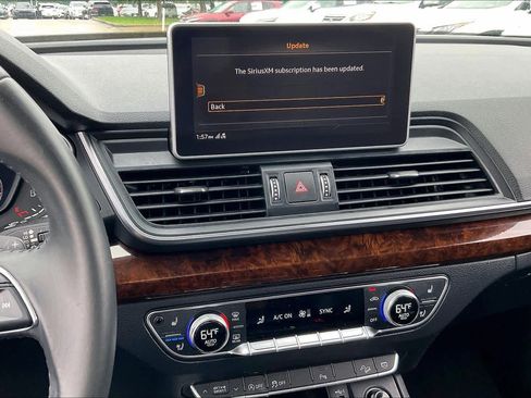 Used 2018 Audi Q5 2.0T Premium Plus w/ Premium Plus Package AWD/4WD image 6