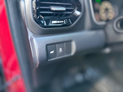 Used 2025 Honda Pilot Touring image 32