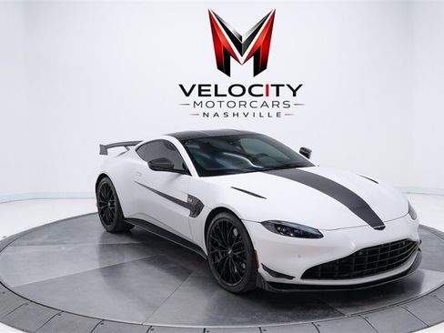 Used 2023 Aston Martin V8 Vantage Coupe RWD image 12