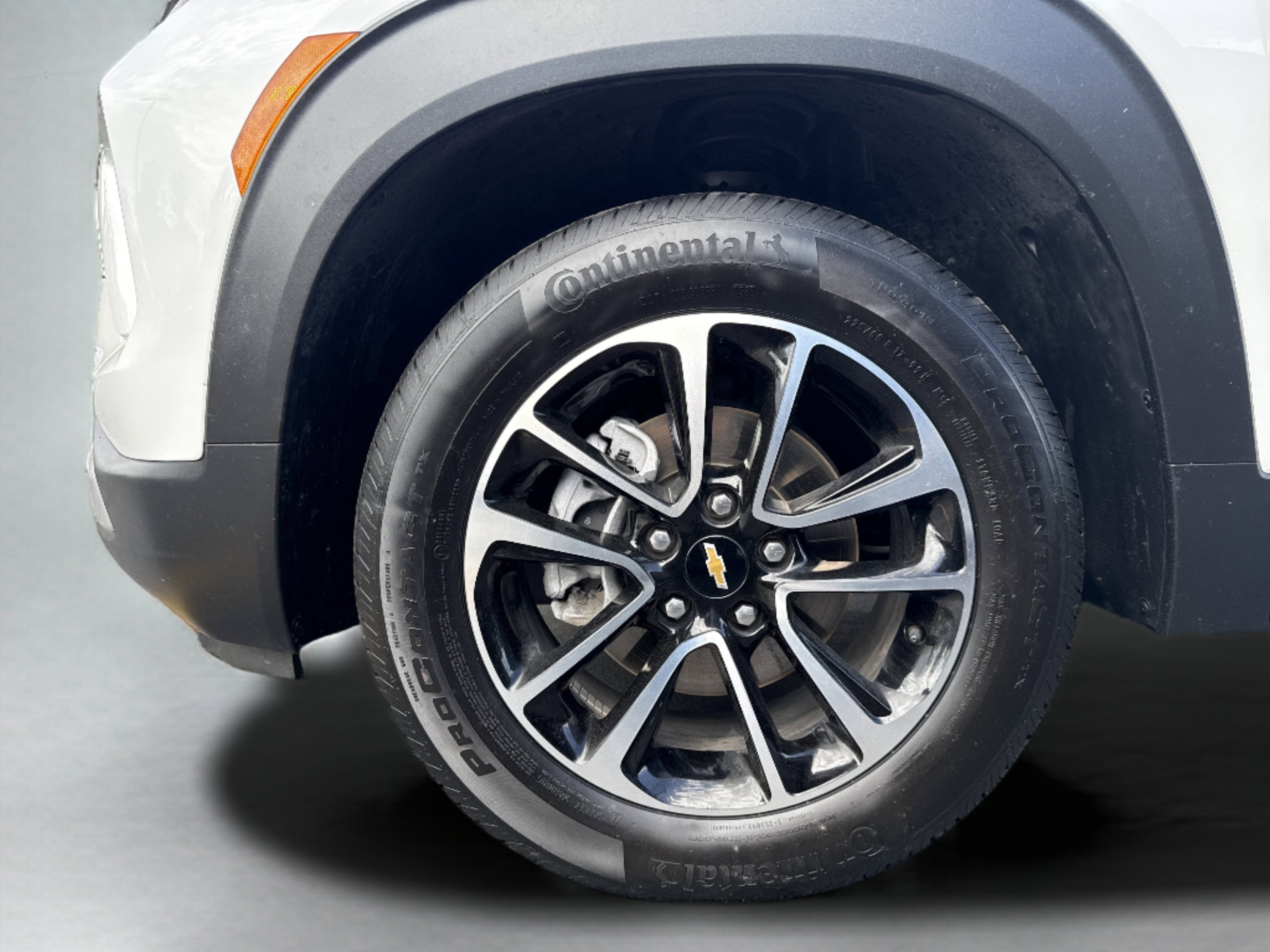Used 2025 Chevrolet TrailBlazer LT AWD/4WD image 32