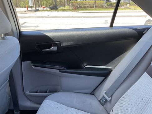 Used 2012 Toyota Camry LE FWD image 14