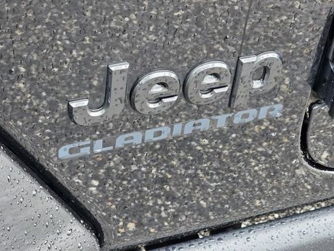 Used 2021 Jeep Gladiator Sport AWD/4WD image 30