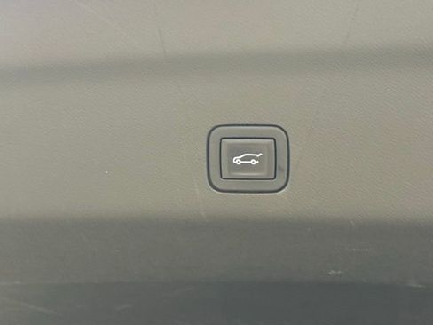 Used 2022 GMC Yukon AT4 AWD/4WD image 40