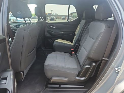 Used 2023 Chevrolet Traverse LT FWD image 25
