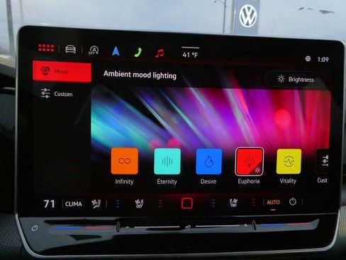 New 2026 Volkswagen GTI SE FWD image 25