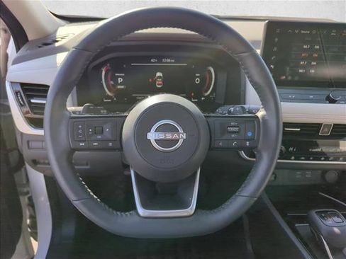 Used 2024 Nissan Rogue SL image 25