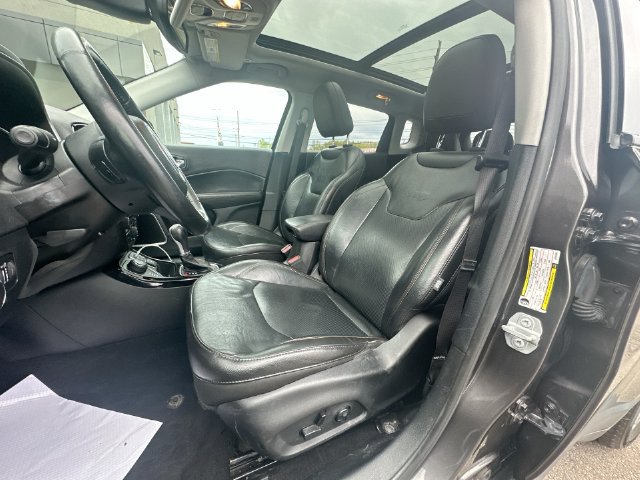 Used 2018 Jeep Compass Limited w/ Navigation Group AWD/4WD image 14