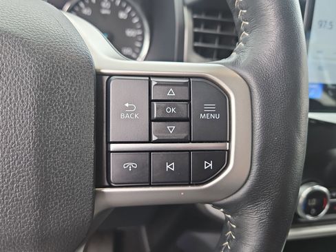 Used 2024 Ford Expedition Max XLT image 19