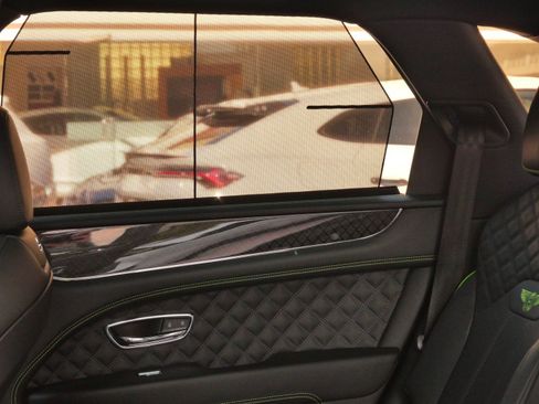 Used 2025 Bentley Bentayga AWD/4WD image 21