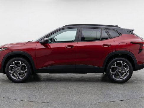 Used 2025 Chevrolet Trax LT FWD image 5