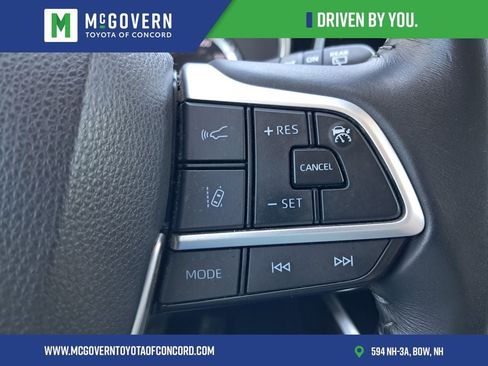 Used 2023 Toyota Highlander XLE AWD/4WD image 28