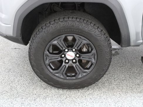 Used 2023 GMC Canyon Elevation w/ Elevation Premium Package RWD image 11