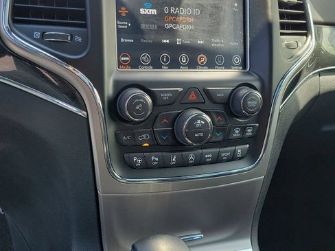 Used 2017 Jeep Grand Cherokee Trailhawk w/ Trailhawk Luxury Group AWD/4WD image 27