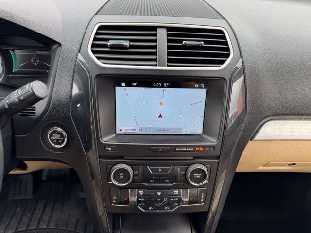 Used 2017 Ford Explorer XLT w/ Equipment Group 202A AWD/4WD image 19