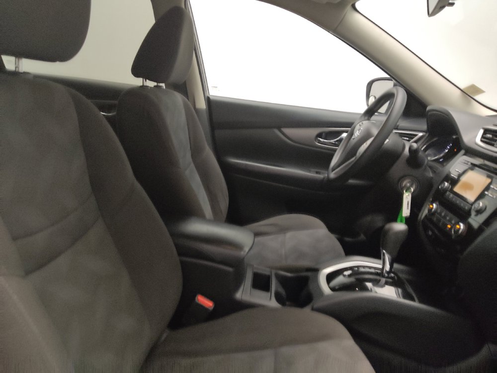 Used 2016 Nissan Rogue S w/ Appearance Package FWD image 21