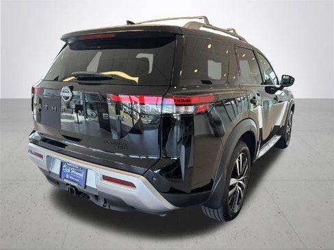 Certified 2025 Nissan Pathfinder Platinum w/ Black Appearance Package AWD/4WD image 8