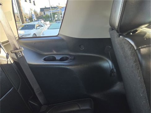 Used 2017 GMC Yukon Denali image 31