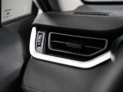 Used 2022 Toyota RAV4 LE image 23