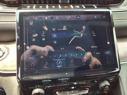 Used 2024 Jeep Grand Cherokee Limited AWD/4WD image 7