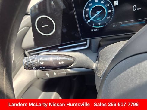 Used 2024 Hyundai Elantra SEL FWD image 27
