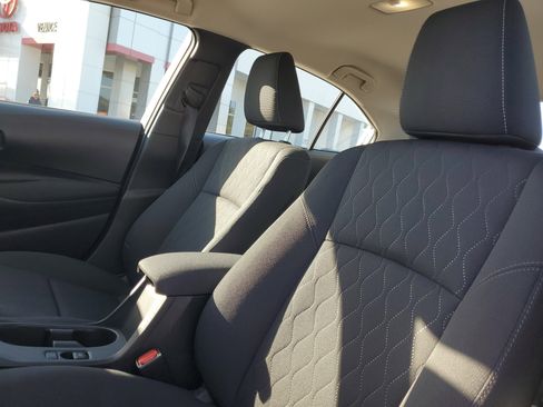 Certified 2025 Toyota Corolla LE image 22