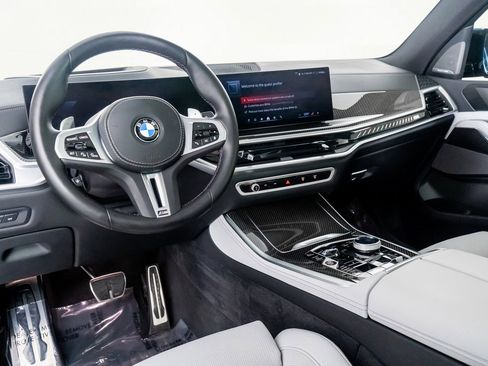 Used 2025 BMW X5 M60i w/ Premium Essential Package image 2