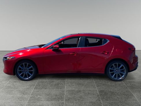 Used 2021 MAZDA MAZDA3 s FWD image 2