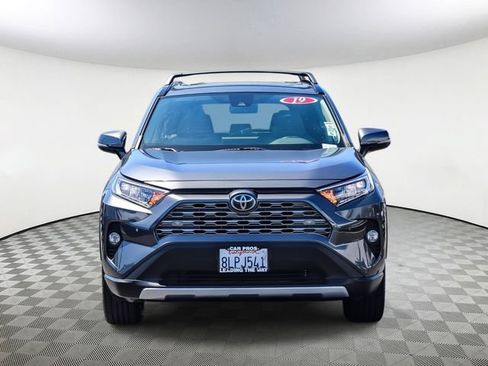 Used 2019 Toyota RAV4 Limited w/ Carpet Mat Package FWD image 3