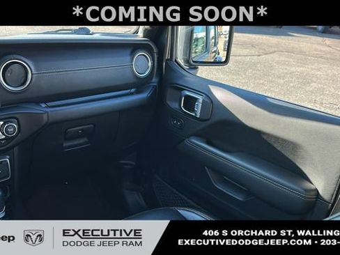 Used 2022 Jeep Wrangler Unlimited Sahara w/ Cold Weather Group AWD/4WD image 21