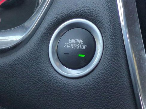 Certified 2023 Chevrolet Traverse LT image 35