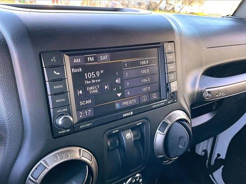 Used 2018 Jeep Wrangler Sport image 29