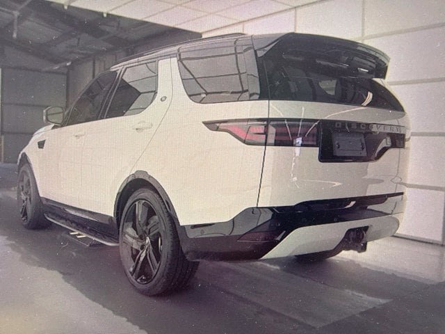 Used 2025 Land Rover Discovery Dynamic SE AWD/4WD image 4