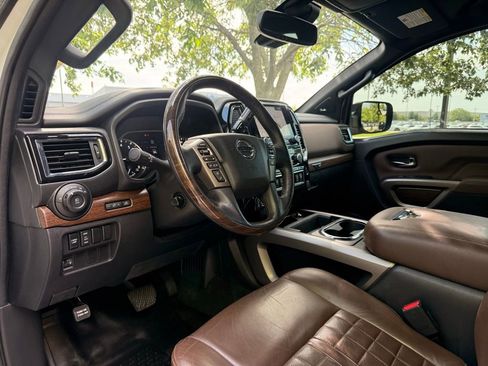 Used 2020 Nissan Titan Platinum Reserve w/ Protection Package 2 AWD/4WD image 9
