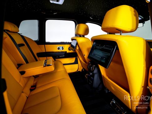 Used 2024 Rolls-Royce Cullinan image 30