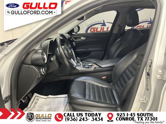 Used 2019 Alfa Romeo Giulia Ti w/ Quick Order Package 22X Lusso AWD/4WD image 29